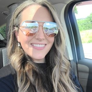 Meet your Posher, Katelyn